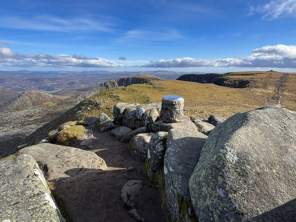 Lochnagar Summit Plateau and cliff edge